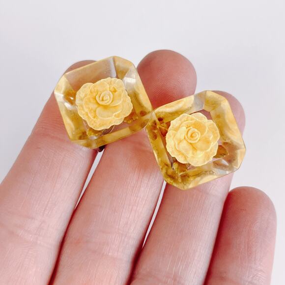 VTG Mid Century Earrings Lucite Embedded Rose Yellow Screw Back Floral - Picture 3 of 13